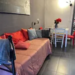 La Porta Accanto
