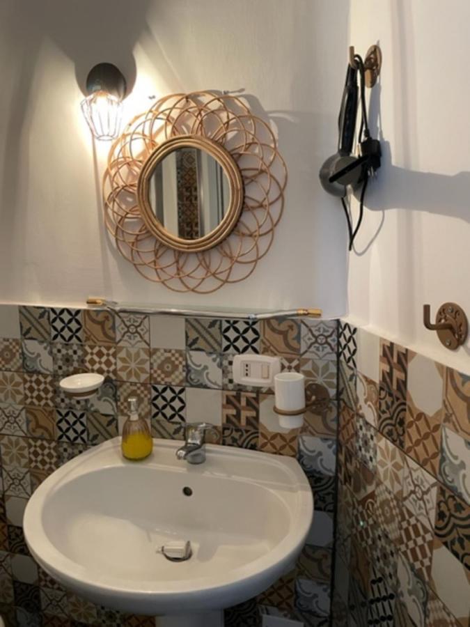 La Porta Accanto * Naples