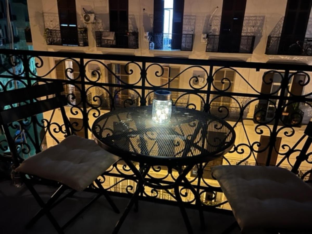 La Porta Accanto
