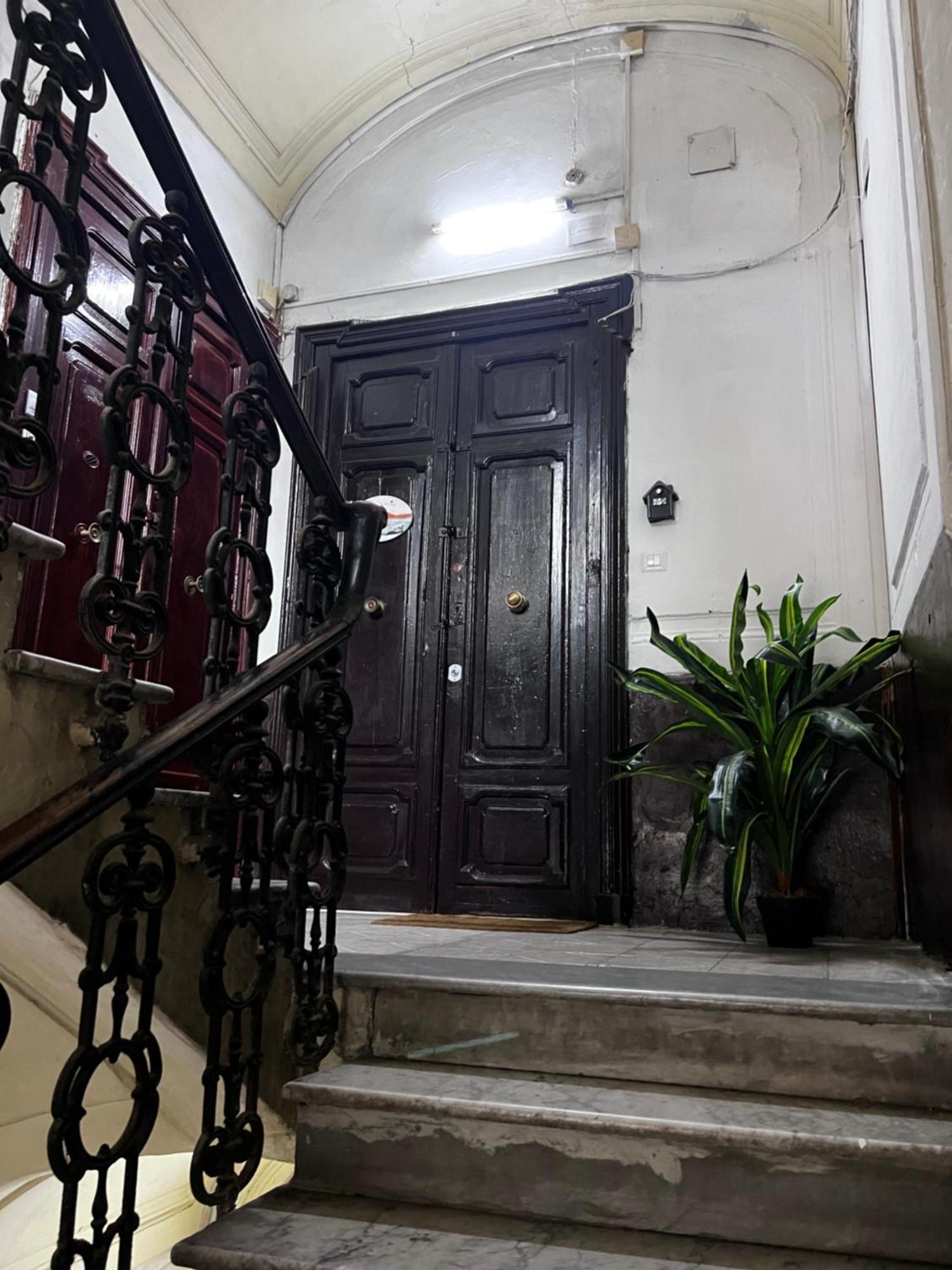 La Porta Accanto * Naples